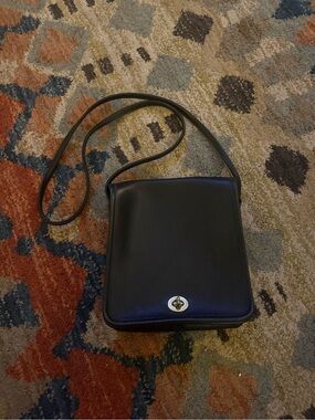 Classic Coach Compact Pouch Black Leather Crossbody Bag